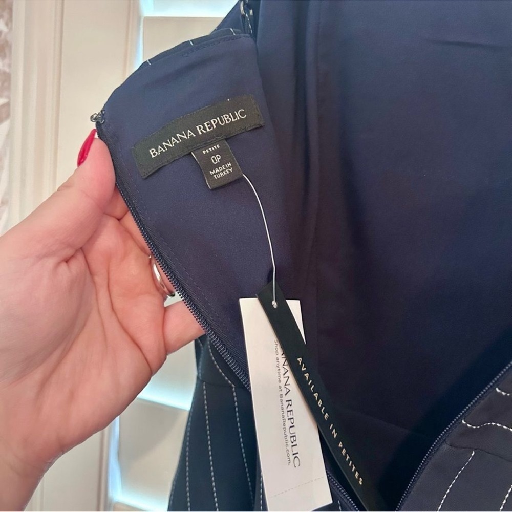 🆕 NWT Banana Republic Asymmetrical Navy Striped Dress Size 0P - Picture 8 of 8